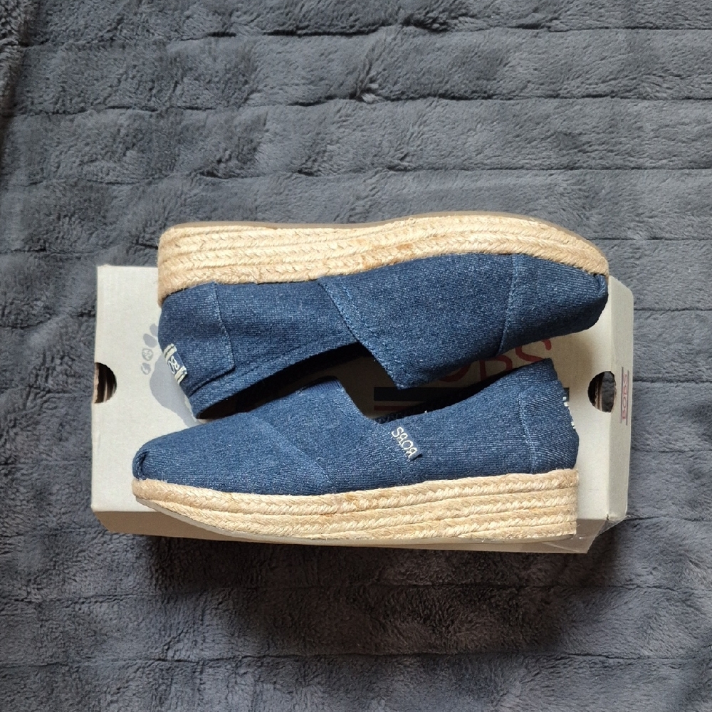 Highlights BOBS from Skechers Size 7 Blue Denim Espadrilles, New In Box